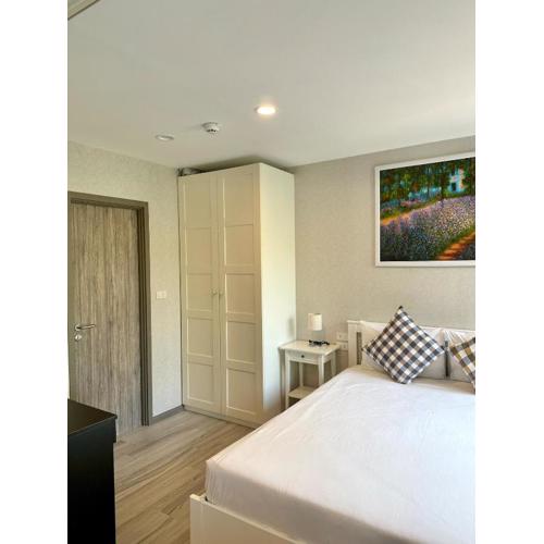 Condo of Light Swimming Pool