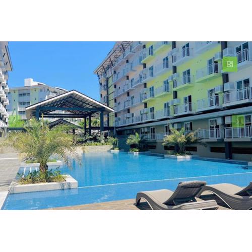 Condo unit near Mactan Airport with Pool, Gym, Free WiFi, and Netflix