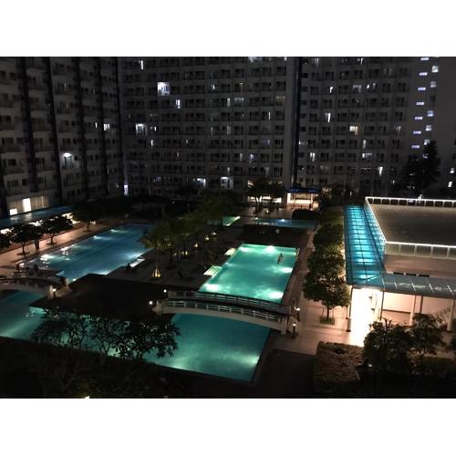 Condo with Balcony at Makati SM Jazz