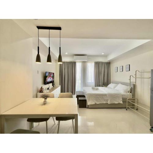 Condo with Balcony near Mactan Newtown