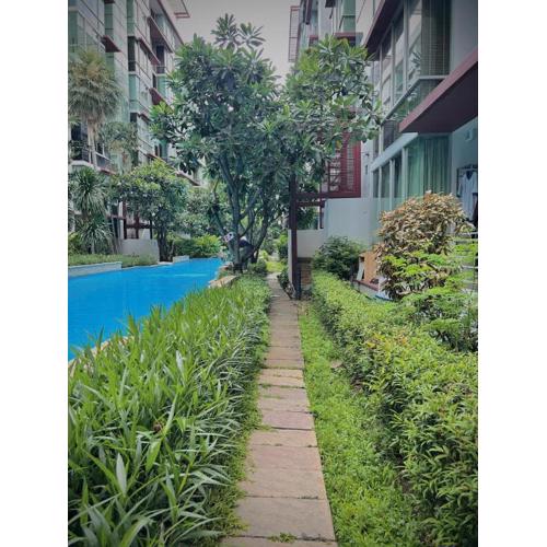 Condo with Pool View & Great Amenities Bangkok