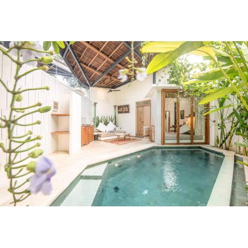 Contemporary 1-br Art Deco Villa, 800m To Beach