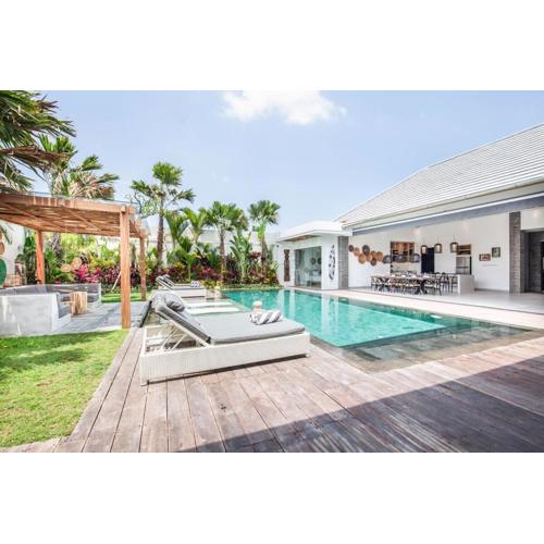 Contemporary 4br Villa, 400m To Canggu Shore