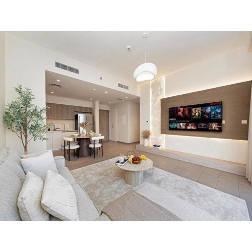 Contemporary Parkfront 2BR Dubai Hills Living