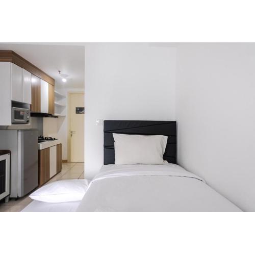 Contemporer Studio Apartment M-Town Residence near Summarecon Mall Serpong By Travelio