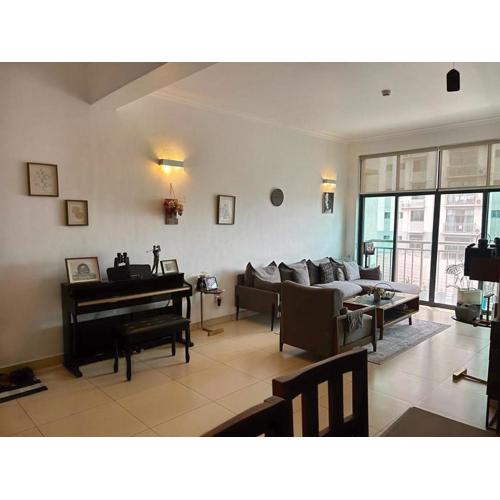 Convenient & Secure Room Near City Hub