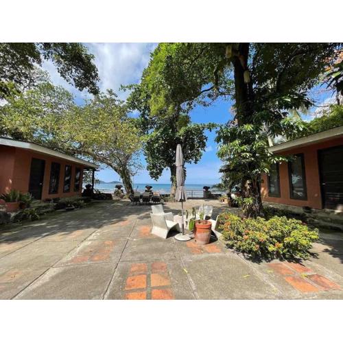Coral Suites - casitas & apartment on private beach