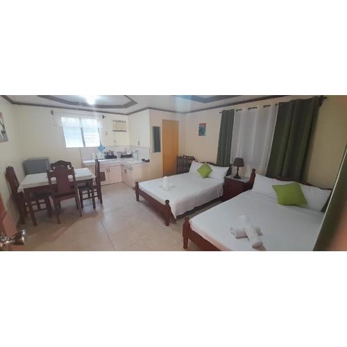 CORALYN'S PLACE Family of 4