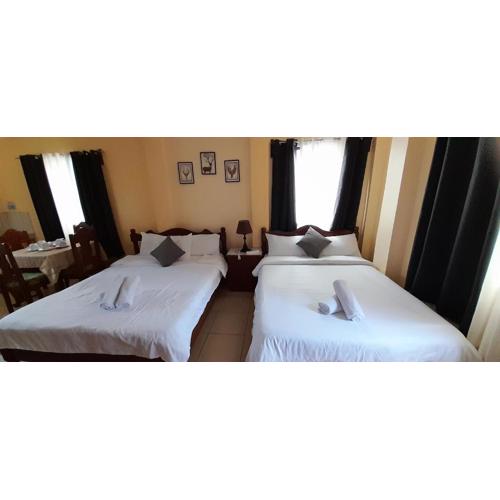 CORALYN'S PLACE Family of 5