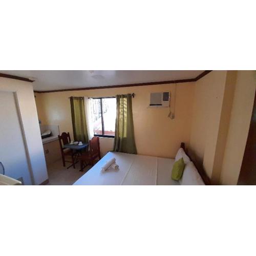 CORALYN'S PLACE small room