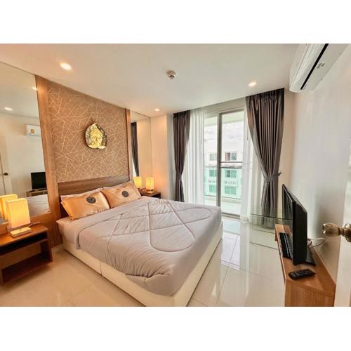 CORNER 1 Bedroom Condo in Amazon Residence