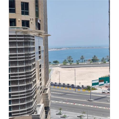 Cornich Street - Suave Sea View Room