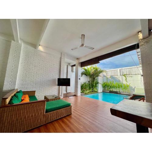 Cosy PRIVATE 3 BEDROOM vacation villa (5 mins to FINNS BEACH)