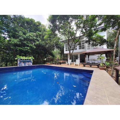 Country Home w Private Pool at Antipolo