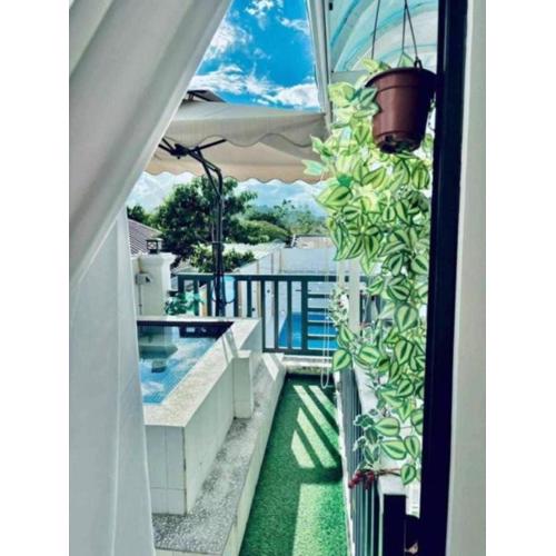 Couple - Private Jacuzzi Pool
