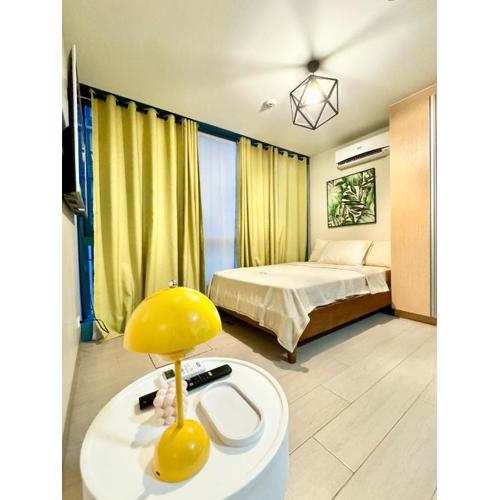 Cozi Modern 1br condo beside One uptown Mall BGC
