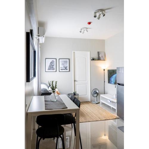Cozy 1-bed unit near SRP Talisay Cebu