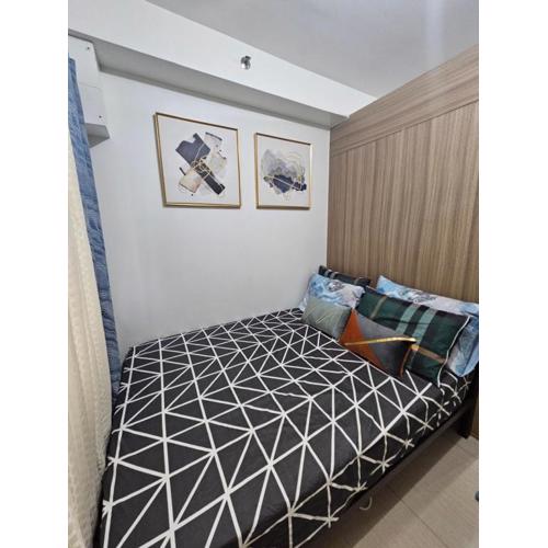 Cozy 1 Bedroom Pool-view unit with Balcony