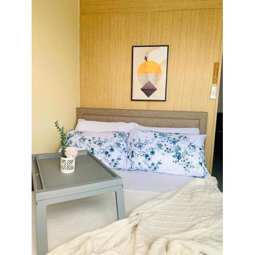 Cozy 1 BR 8 mins away SM north