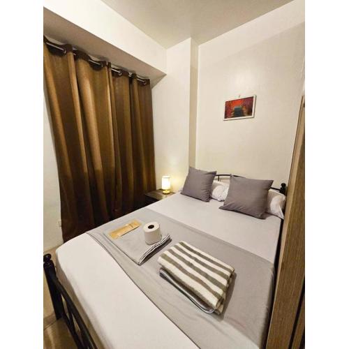 Cozy 1BR beside MOA with Wifi, Netflix, Pool & Washer