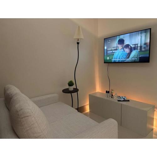 Cozy 1BR nr Ortigas Makati & BGC with Secured Parking