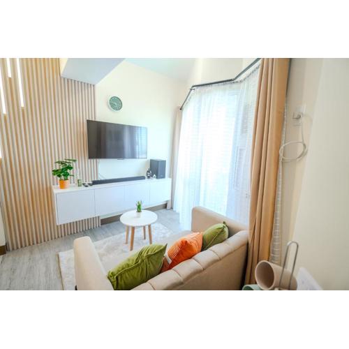 Cozy 1BR with 3 Balconies across Roxas Night Market