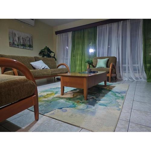 Cozy 2 Bedroom Apartment