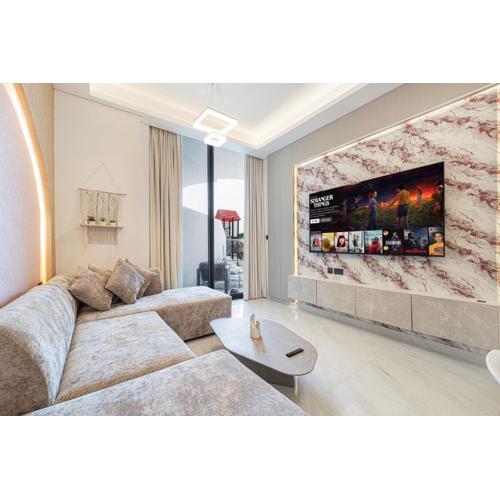 Cozy 2 Bedroom with a Private Pool