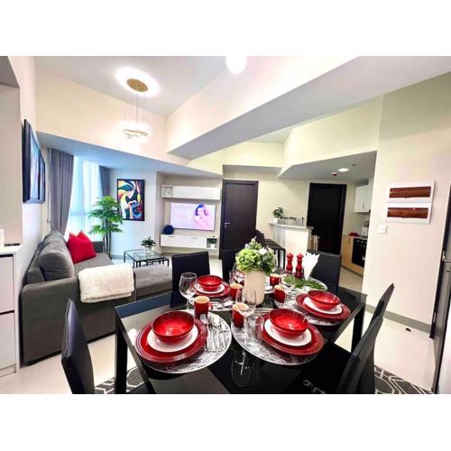 Cozy 2 Bedrooms in BGC with Balcony Bathtub 600Mbps