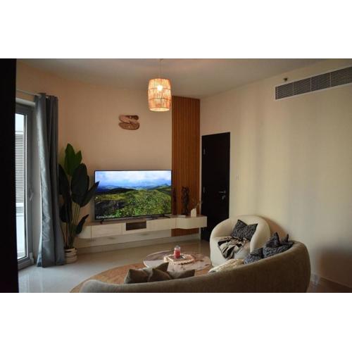 Cozy 2BR -Near JBR Beach &Metro