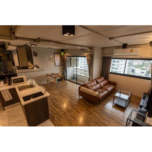 Cozy 2BR Duplex-Apartment in Thong Lor