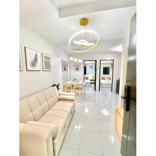 Cozy 2BR Stay for 6pax in High-Floor, Wi-Fi & Family Games near IT Park Cebu- Unit Scarlett by GERRA