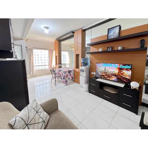 Cozy 2BR Sudirman Apt with Pool, Wi-Fi, & Netflix by 2ndHome