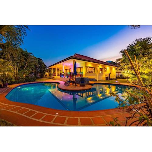 Cozy 3 Bedroom Pool Villa Close to Town - CV3L