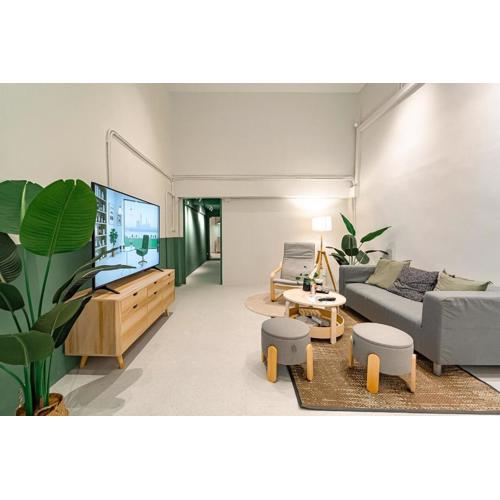 Cozy 3BR for 8 People, 5Mins from MRT Huai Khwang