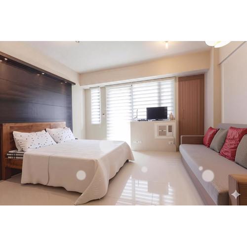 Cozy Airport Condo 7-min Walk to Terminal 3