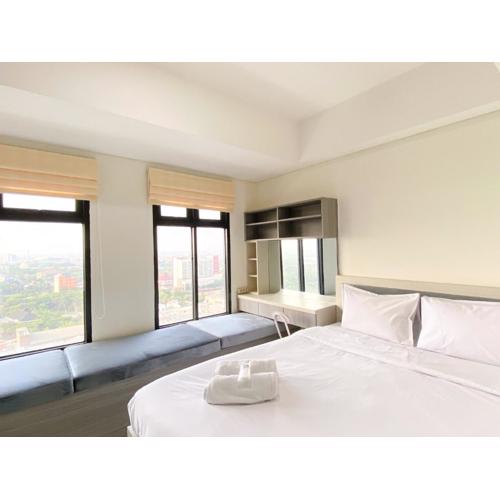Cozy and Comfort 2BR at Pollux Chadstone Apartment By Travelio