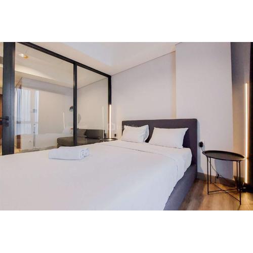 Cozy and Elegant 1BR The Smith Alam Sutera Apartment By Travelio