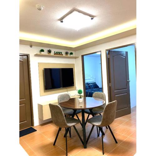 Cozy and Elegant 2-Bedroom Condo with Pool