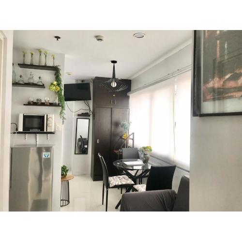 Cozy and Full Service Condo at the Heart of Bacolod