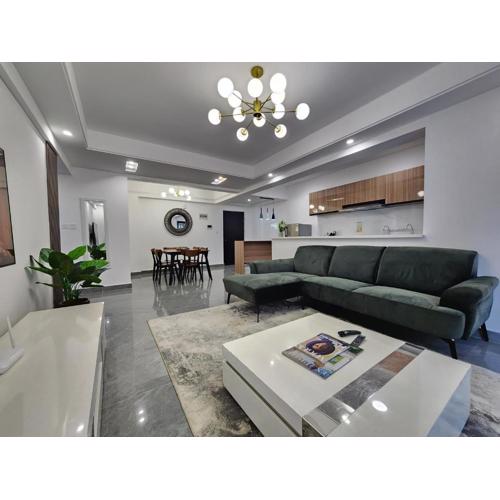 Cozy and homely 2-Bedroom Furnished Suite near Riverside square at Winchester Gardens Riverside Drive