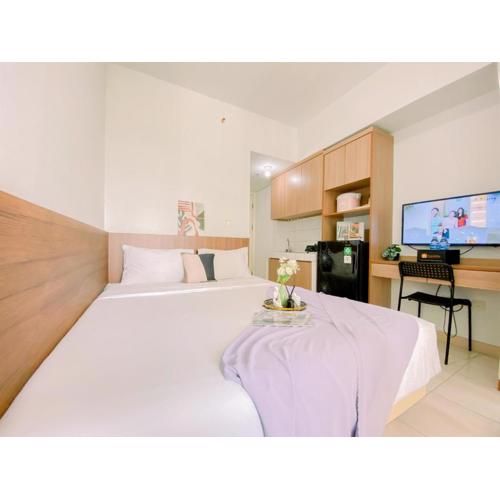Cozy and Homey Studio at Springlake Summarecon Bekasi Apartment By Travelio