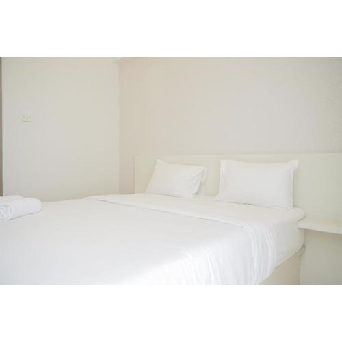 Cozy and Minimalist Studio at Serpong Greenview Apartment By Travelio