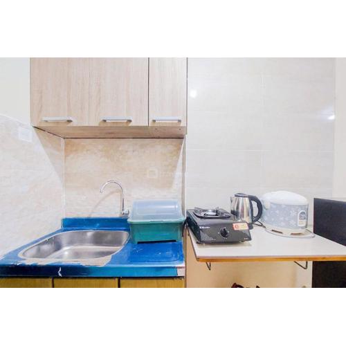 Cozy and Minimalist Studio Great Western Apartment By Travelio