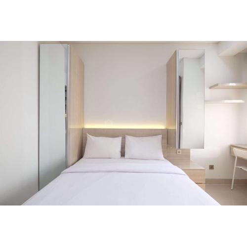 Cozy and Restful Studio at Transpark Cibubur Apartment By Travelio