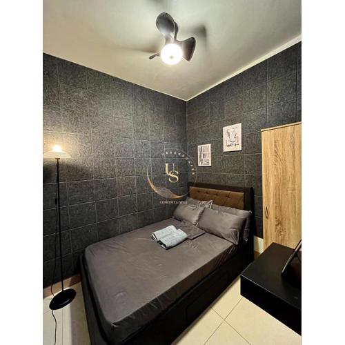 Cozy and stylish 1 bedroom with balcony condo near MOA, SMX, NAIA Airport