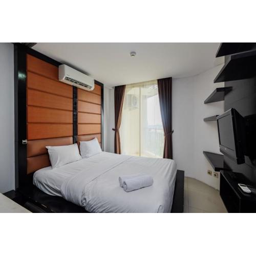 Cozy and Tidy Studio Apartment Mangga Dua Residence By Travelio