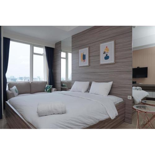 Cozy and Tranquil Studio Menteng Park Apartment By Travelio