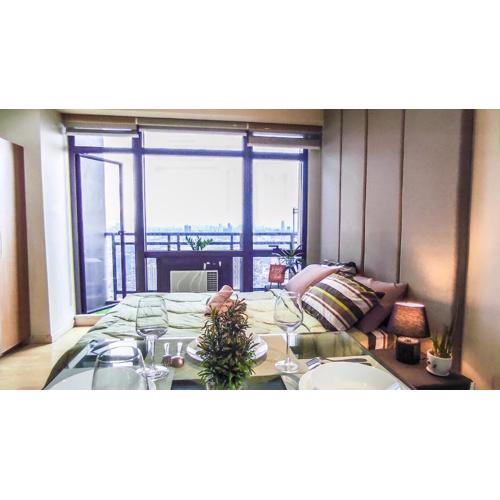 Cozy Apartment on the 56th Floor with balcony and great view FREE use of pools sauna and sunbathing