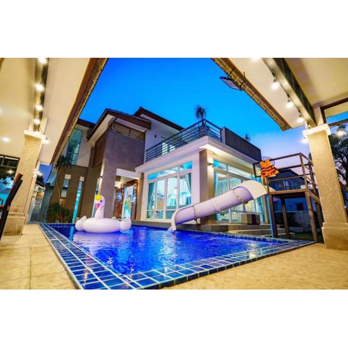 Cozy beachside pool villa